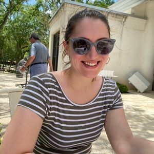 Meet your Posher, Alexandra